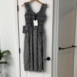 NWT Pomander Place Gingham Smocked Dress